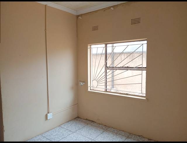 3 BEDROOM HOUSE FOR SALE IN EVATON WEST